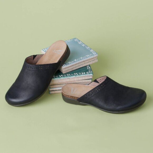 NEW Dansko Robbie Clogs - Nubuck For Women in black 625 4S2 - Picture 1 of 8